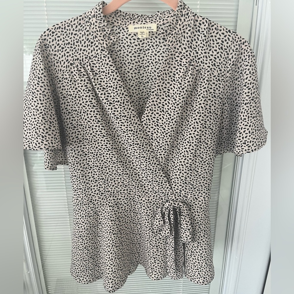Dress shirt monteau brand
